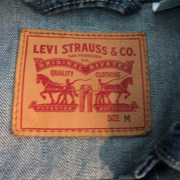 Levi’s Denim Vest - Picture 2 of 4